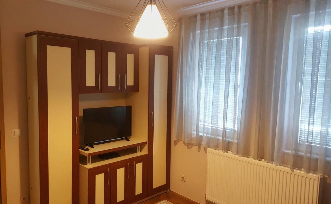 Cozy&Comfy Apartment In The Center Of Prishtina Приштина Экстерьер фото